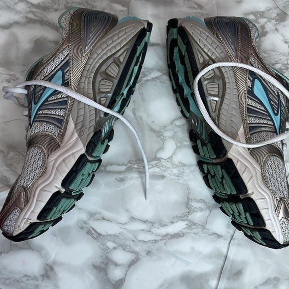 Brooks Ariel Athletic Training Shoe Womens Size 8 White - Picture 3 of 9